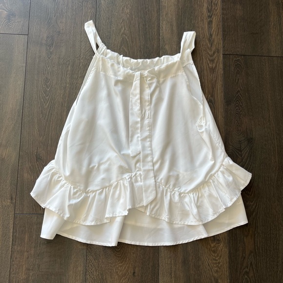 Tops - NWOT White Ruffled Tank Top